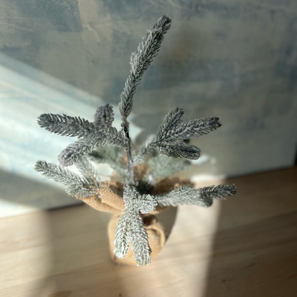 Tabletop Flocked Christmas tree